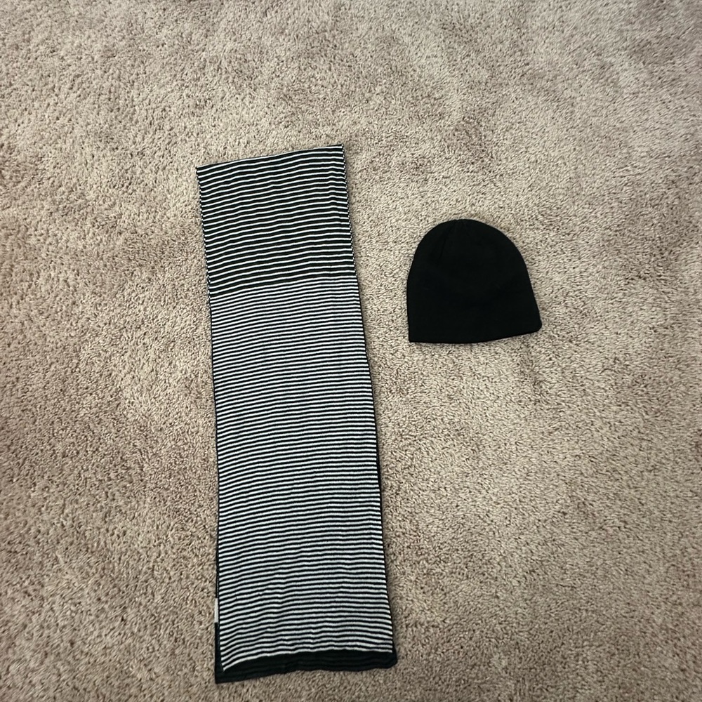 Calvin Klein Hat & Scarf Set - Picture 2 of 3